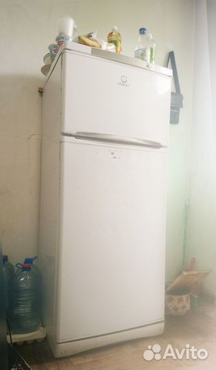 Холодильник бу indesit