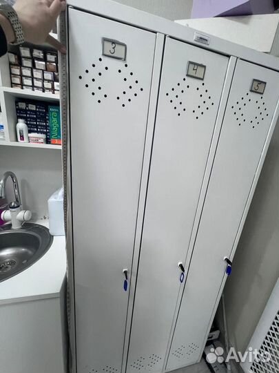 Шкаф для салона красоты