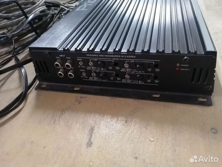 Автомобильный усилитель для сабвуфера
