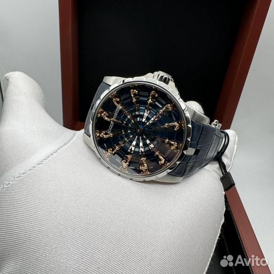 Часы roger dubuis