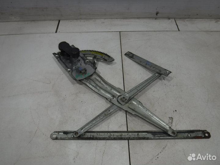 Стеклоподъемник мех. передний Mitsubishi L200 96-06г