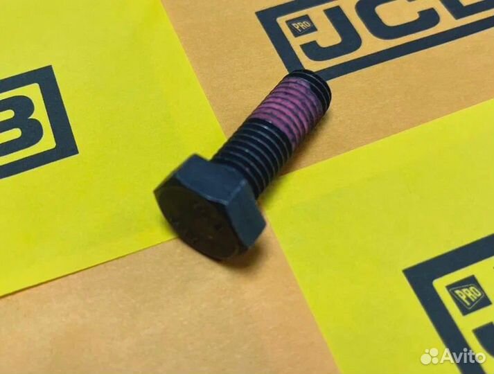 Болт шкворня JCB