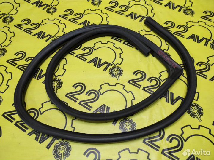 Уплотнитель проема двери задний правый Nissan