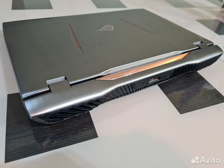Asus ROG g701vik I7 7820HK Intel Core i7 2.9-3.9гг