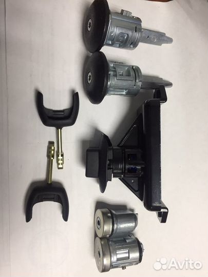 Комплект личинок замка на Форд Транзит/Ford