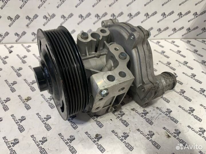 Помпа Ford Transit 7 2.4 tdci duratorq puma 2017