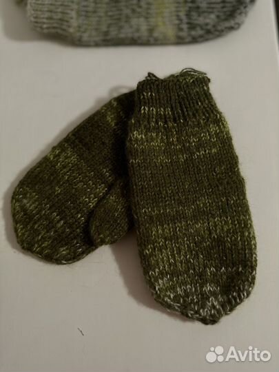 Новые вязаные варежки