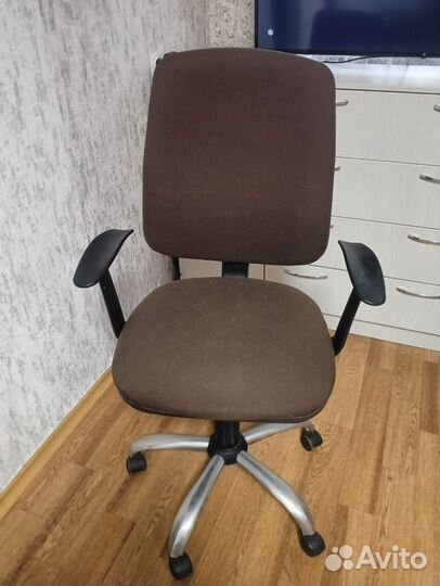 Компьютерное кресло