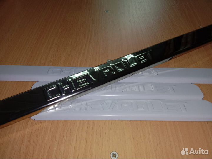 Накладки на пороги Chevrolet (нержавейка)