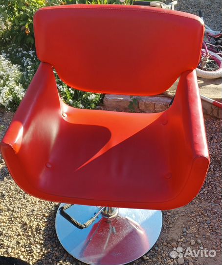 Парикмахерское кресло