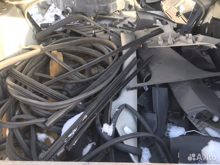 Пластик салона уплотнители Форд Фокус 2