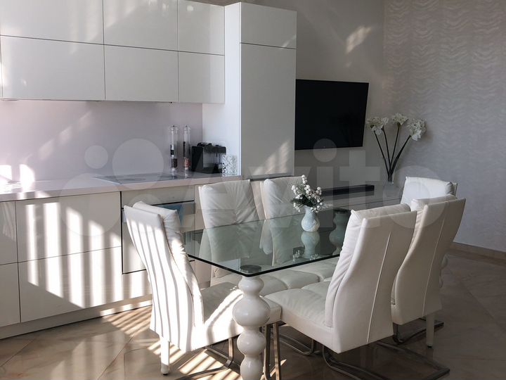 2-к. квартира, 65 м², 1/9 эт.