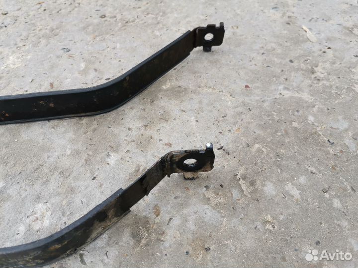 Крепление топливного бака Honda CR-V RD1