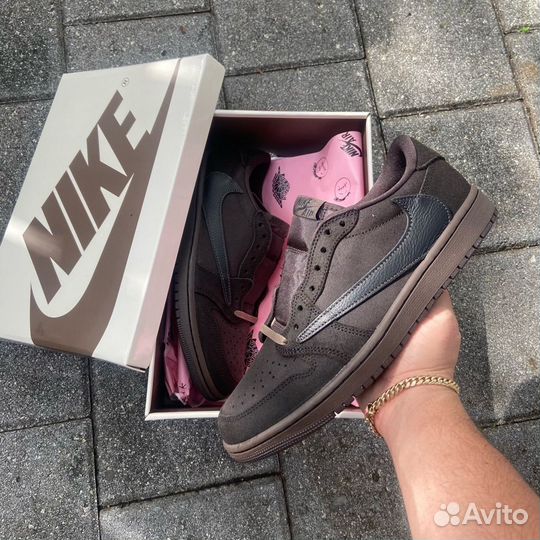 Nike Air Jordan 1 travis scott