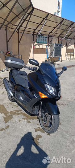 Yamaha T-max