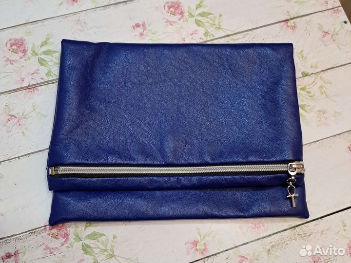 Женская сумка клатч на молнии синяя