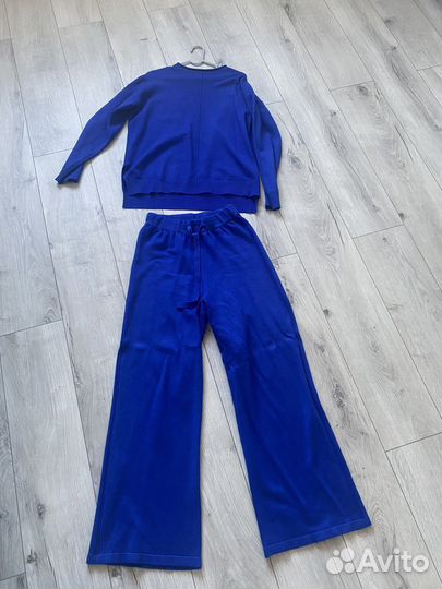 Спортивный костюм женский