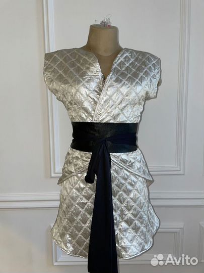 Винтажный костюм стёганый серебряный