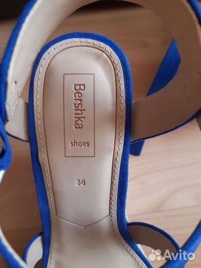 Босоножки Bershka