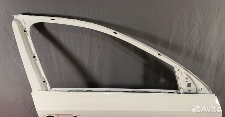 Дверь передний правая Skoda Octavia 2013-2020 белы