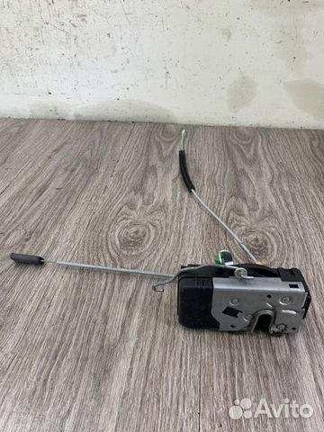 Замок двери передний правый Opel Meriva A минивэн