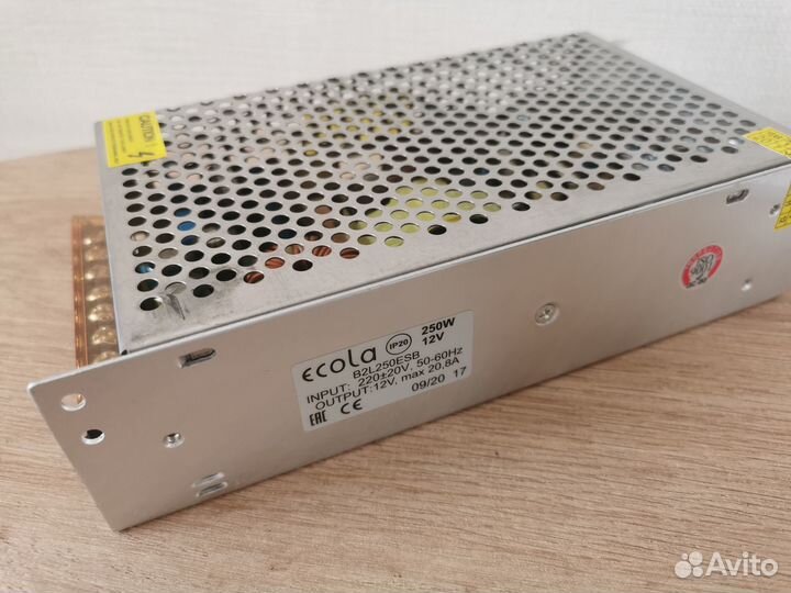 Блок питания для светодиодной ленты сломанный