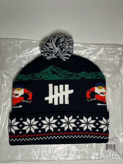 Undefeated AW13 Slalom Pom-Pom Beanie Navy