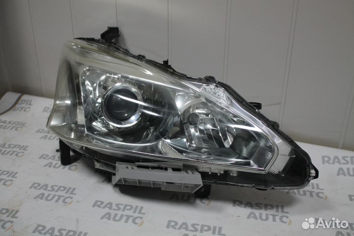 Фара правая Nissan Teana L33 ксенон