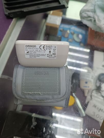 Тонометр на запястье omron