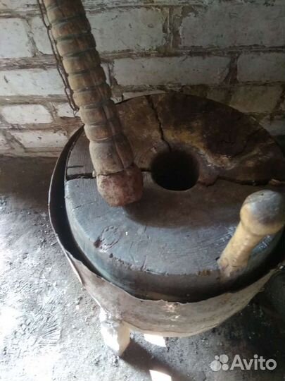 Жернова старинные