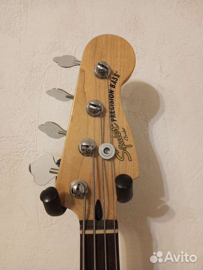Бас гитара fender precision bass