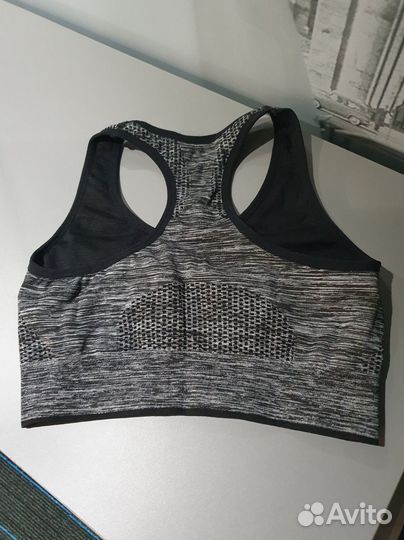 Спортивный компрессионный топ Under Armour, S/M