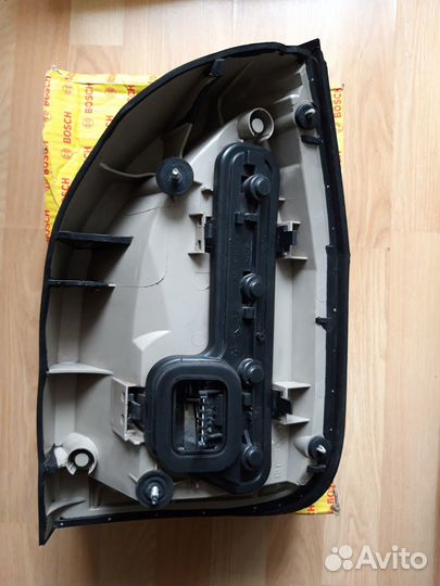 Задний левый фонарь к Opel Zafira A (1999-2005)