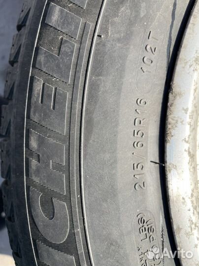 Michelin X-Ice 215/65 R16
