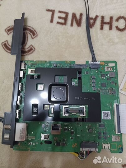 Samsung UE65AU7100U в разбор