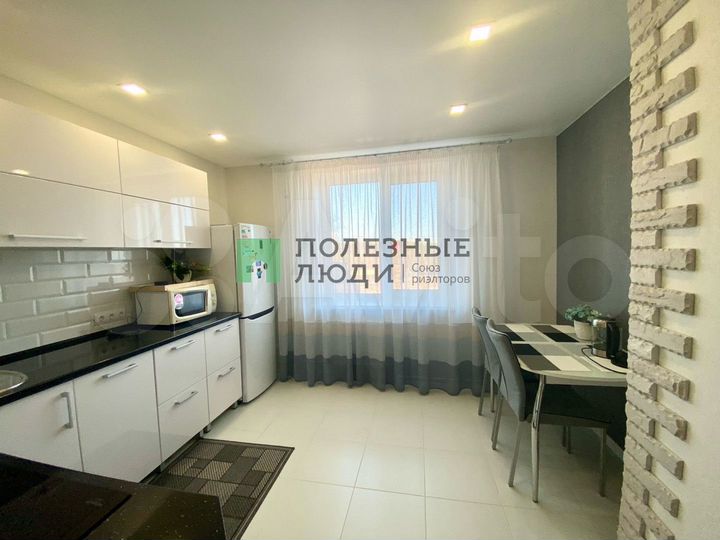 2-к. квартира, 60 м², 6/17 эт.