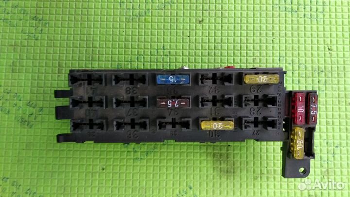 Блок предохранителей Mercedes-Benz W140