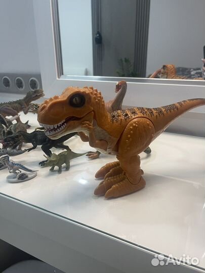 Динозавры игрушки