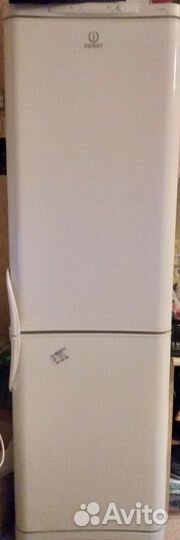 Холодильник indesit CA140G.016