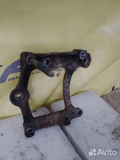 Кронштейн компрессора кондиционера Toyota Camry V50 2arfe оригинал