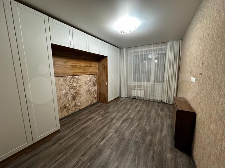 3-к. квартира, 80 м², 8/10 эт.