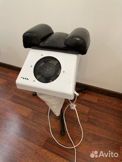 Вытяжка пылесос для педикюра и маникюра