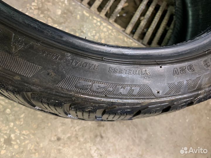 Bridgestone Blizzak LM-32 225/40 R18 92V