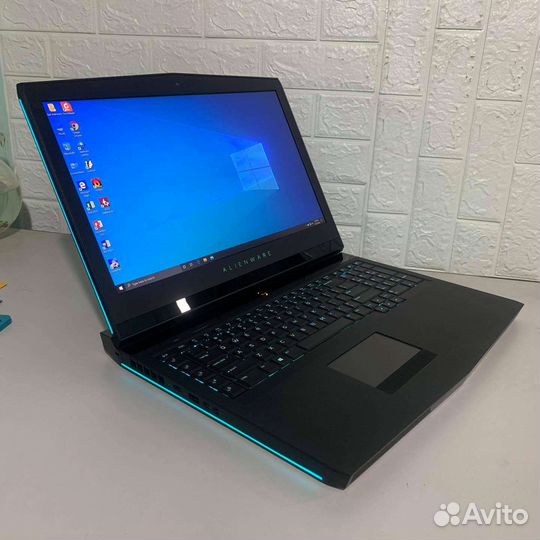 Игровой ноутбук Dell Alienware 17 R4