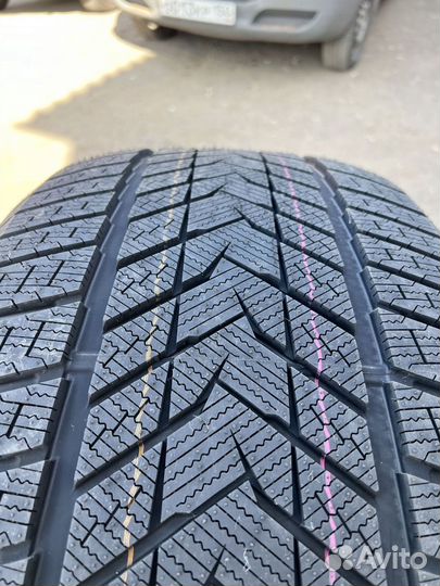 Sonix WinterXPro 999 275/45 R21 и 315/40 R21 78T