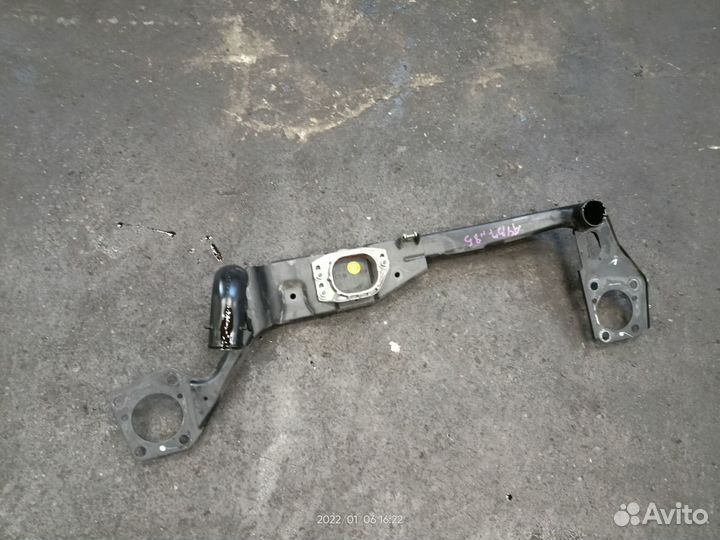 Балка поперечная передняя Audi A4 Avant B7 BGB