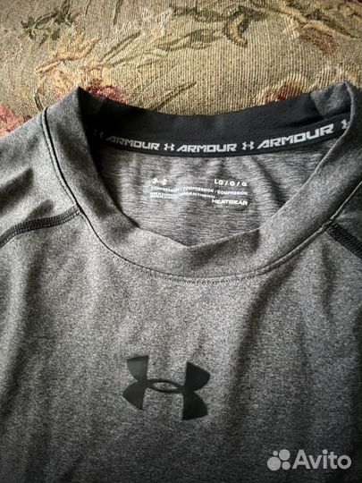 Компрессионная футболка under armour