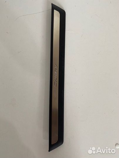 Накладка порога внутренняя передняя правая Toyota