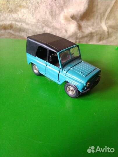 Модель1:43 газ469