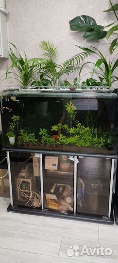Аквариум с тумбой